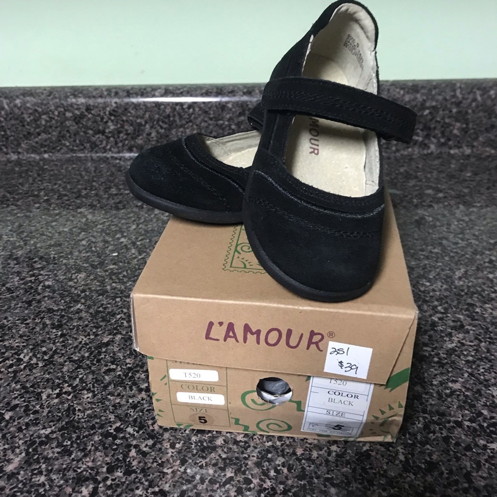 L’AMOUR children’s shoes size 5